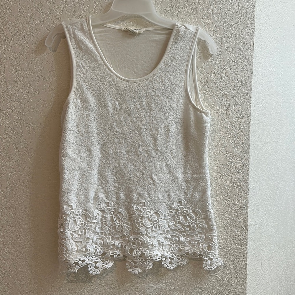 Sleeveless lace blouse